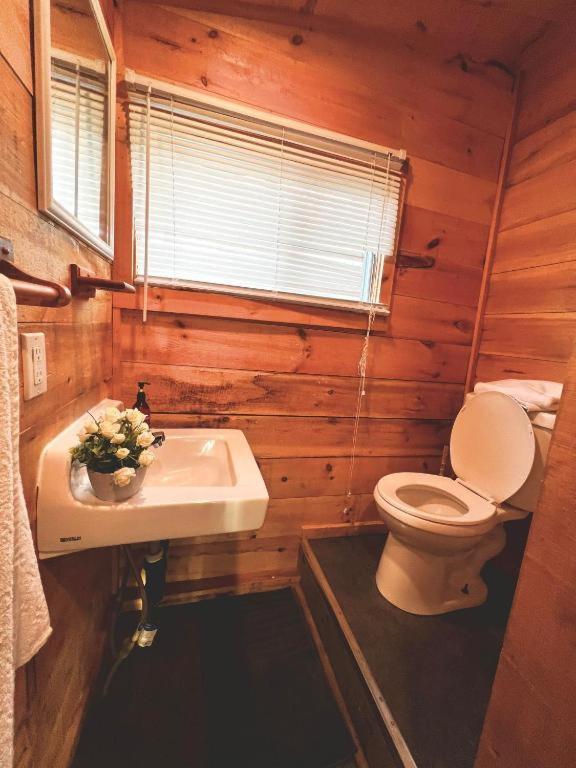 Muskoka Escape Hotel Port Carling Bagian luar foto