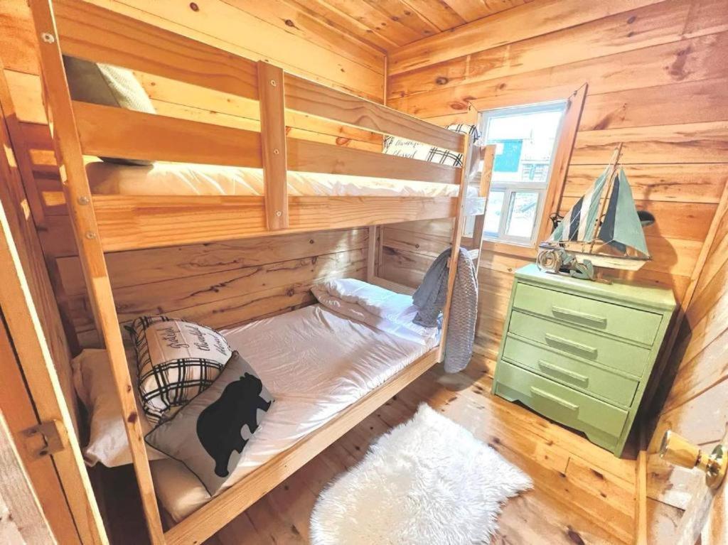 Muskoka Escape Hotel Port Carling Bagian luar foto